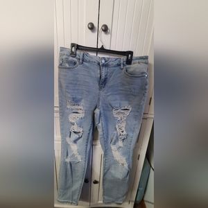 New w/out tags Judy Blue jeans: size 15/32 mid-rise boyfriend blue distressed